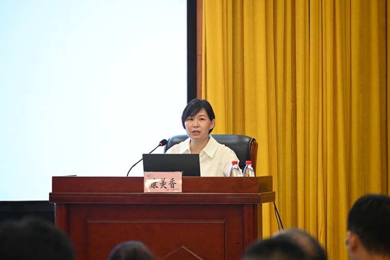 图4 市疾控中心质管科康美香副科长授课.JPG