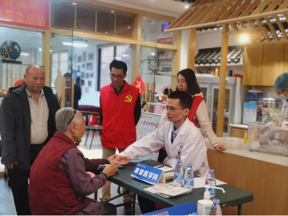 I183-信息公开审批表-党建引领聚合力 健康义诊暖民心——赴南城雅园社区开展全国心力衰竭日义诊活动纪实-莫曦明-2025-11-27568.png